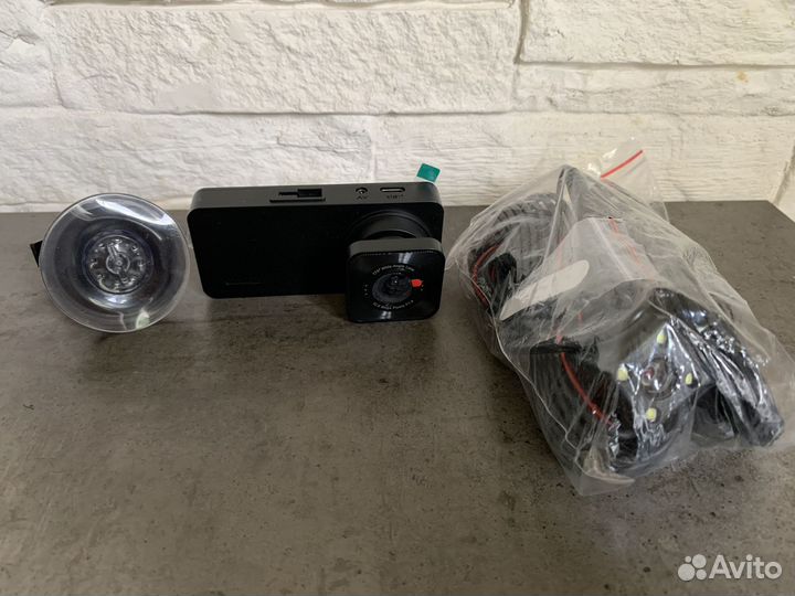 Видео регистратор с тремя камерами новый