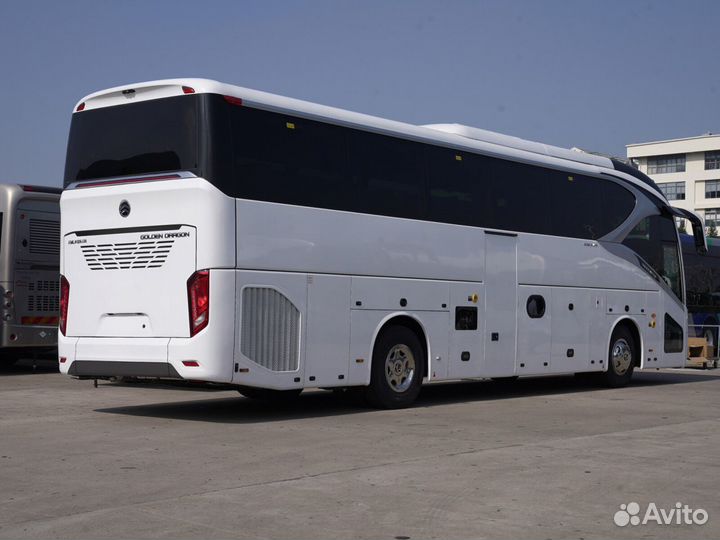 Туристический автобус Golden Dragon XML6129, 2024