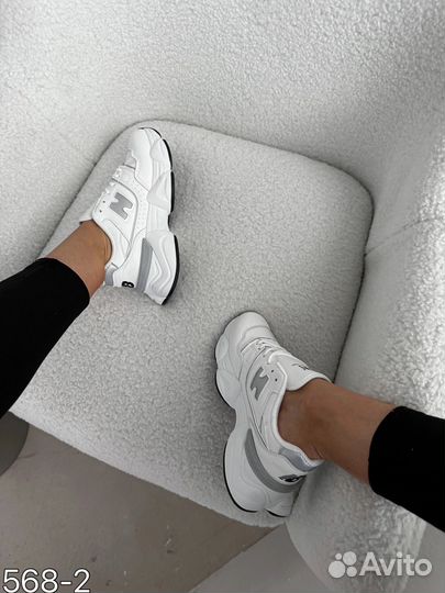 Кроссовки женские 40 размер новые