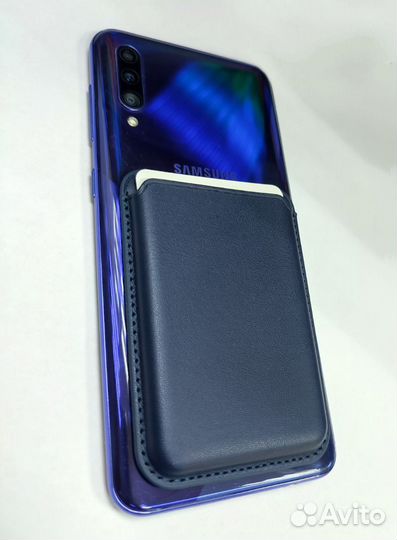 Карман для карт на магните для смартфона