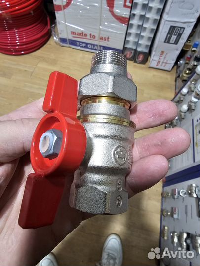 Кран шаровый giacomini 3/4