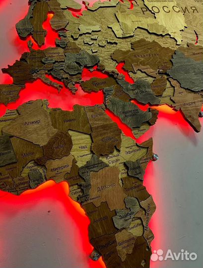 Деревянная карта мира с подсветкой