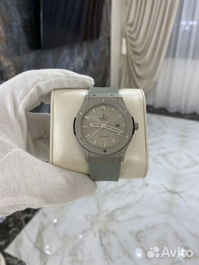 Часы hublot