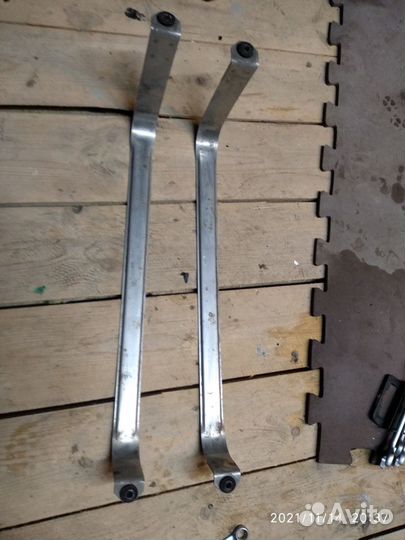 Кронштейны бензобака бмв е60 Япония пара