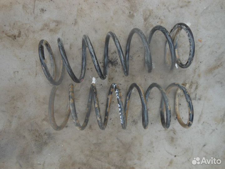 Пружина задняя Mitsubishi Lancer (C6) 1988-1992