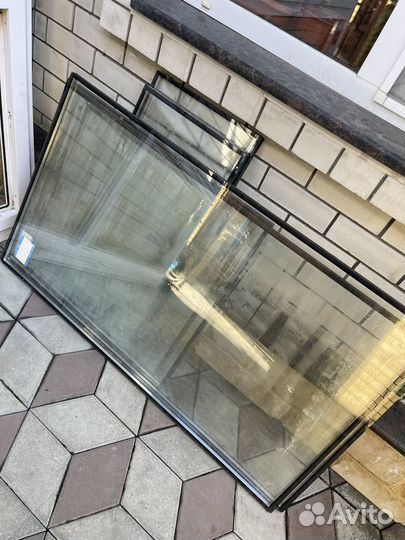 Дверь пластиковая с окном