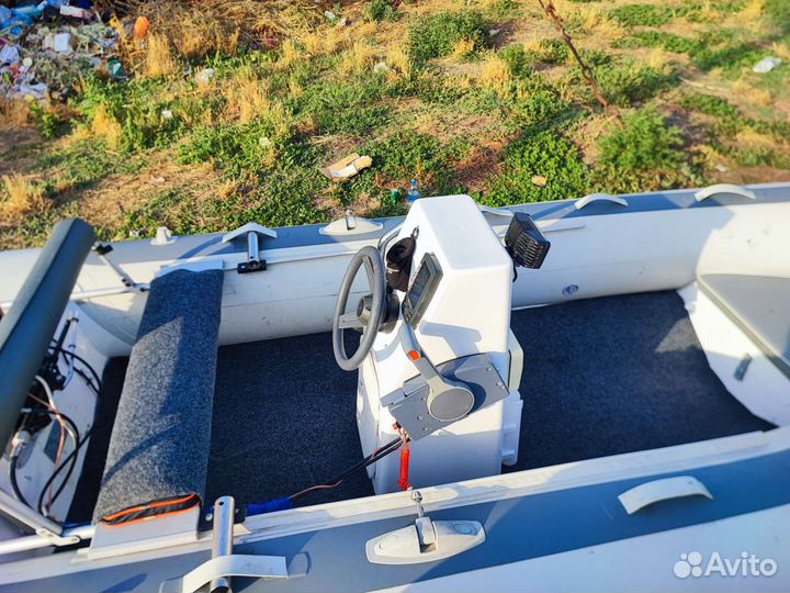 Лодка с мотором