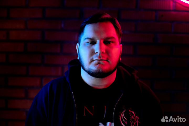 Преподаватель игры на гитаре