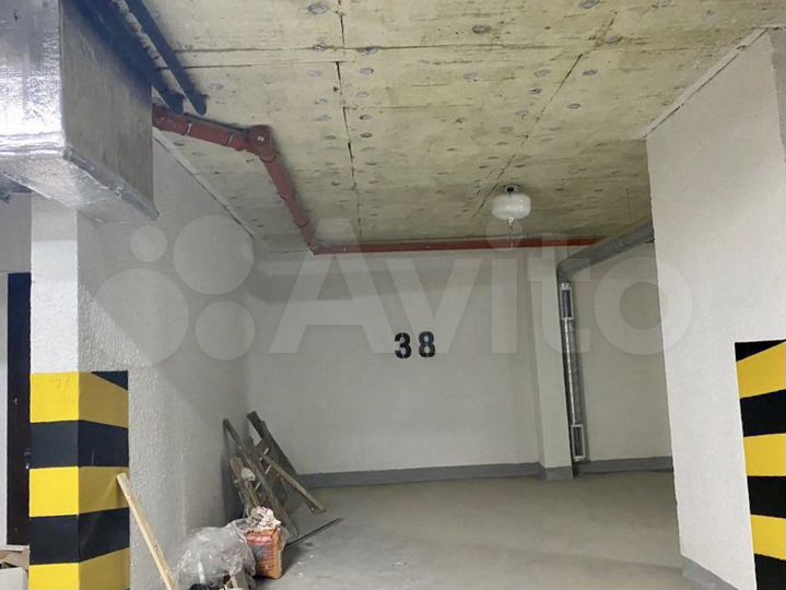 Машиноместо, 18 м²