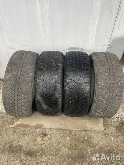 Bridgestone Blizzak Spike-01 215/55 R17