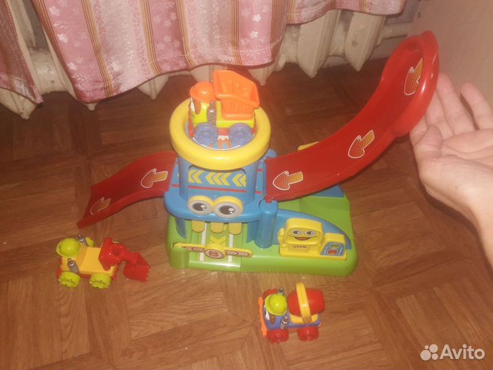 Детские игрушки машинки. треки