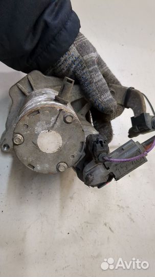 Стартер Toyota Yaris, 2013