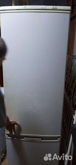 Холодильник бубирюса на запчасти рабочий