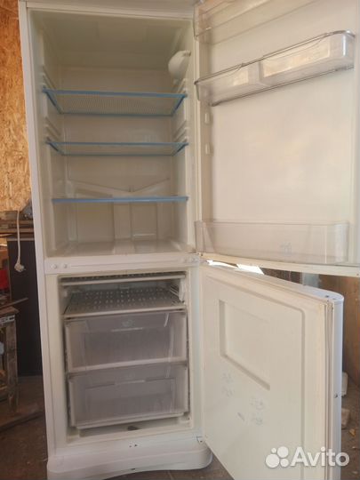 Холодильник Indesit (доставка)