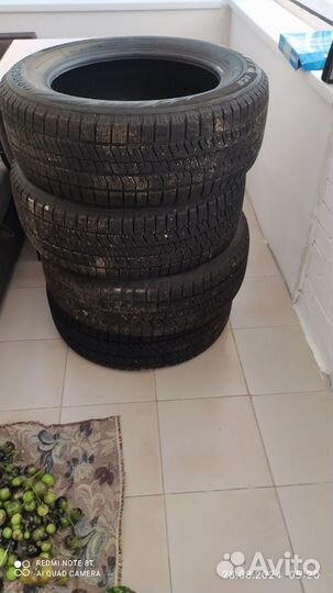 Bridgestone Blizzak Ice 4.00/10 R17 и 4.00/10 R17 100T