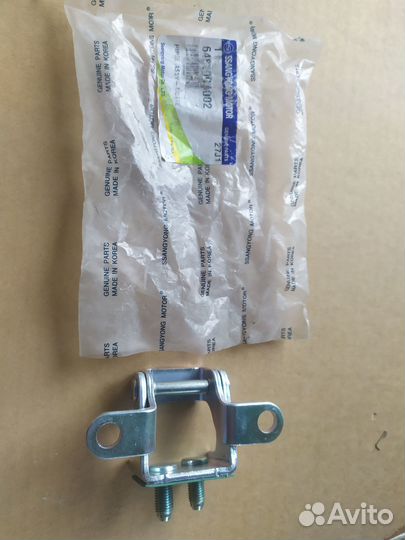 Петля двери багажника ssang yong kyron 2005