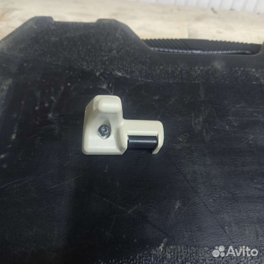 Зажим козырька Land Rover Range Rover Vogue L322