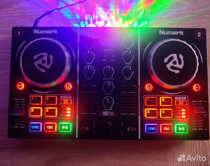 DJ пульт Numark party mix