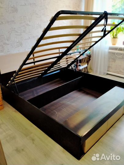 Кровать двухспальная 160 200