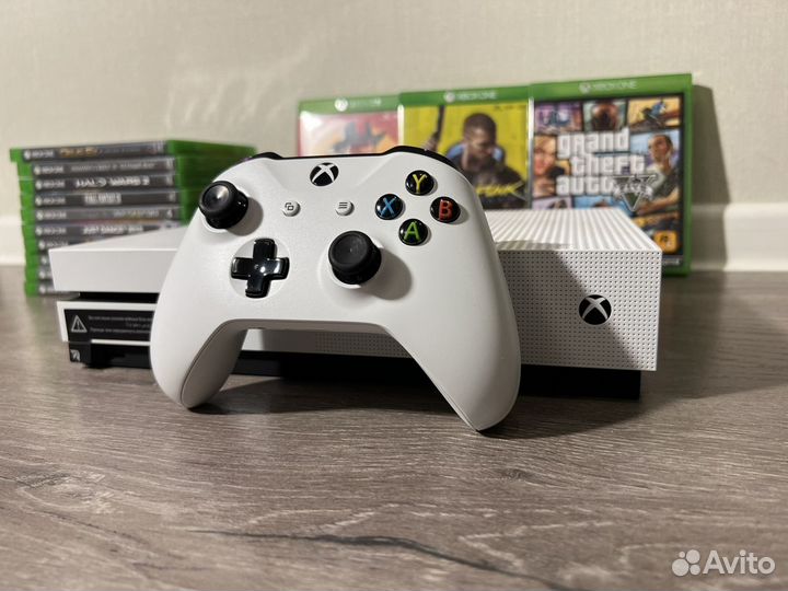 Xbox One S 1tb С Дисководом+Диск Fifa 21+20 игр
