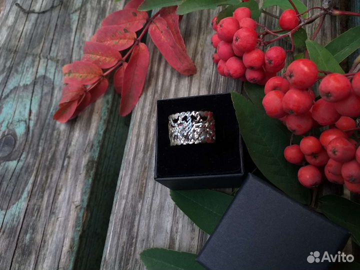 Серебряное кольцо