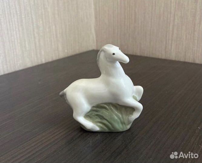 Фарфоровые статуэтки лфз