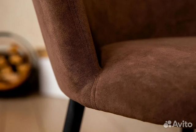 Стул Лилит - мягкое сиденье, металлические ноги