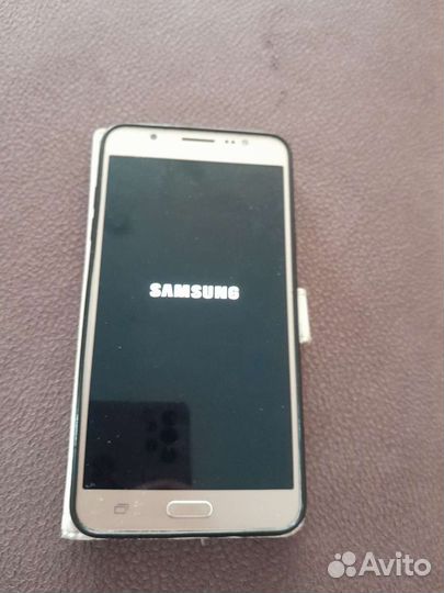 Телефон Samsung galaxy j7