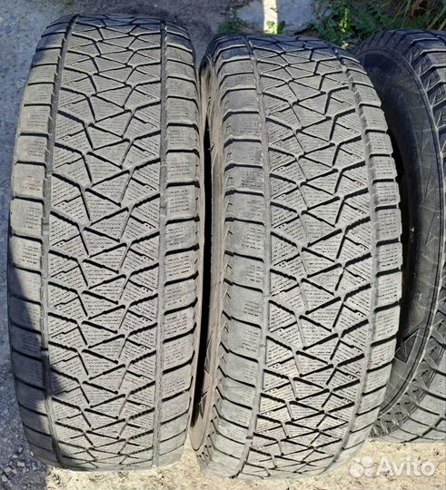 Bridgestone Blizzak DM-V2 245/75 R16 111R