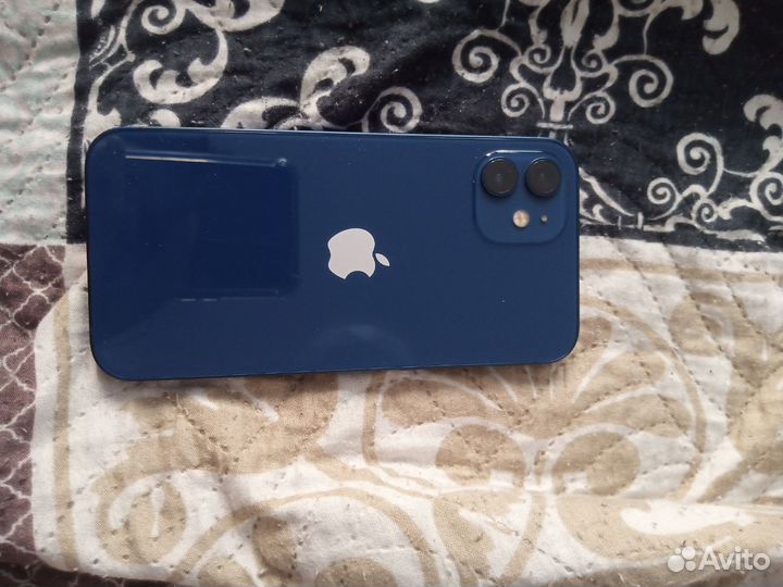 iPhone 12, 64 ГБ