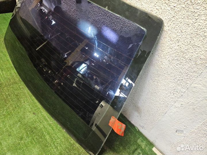 Стекло заднее на Ford Focus 1