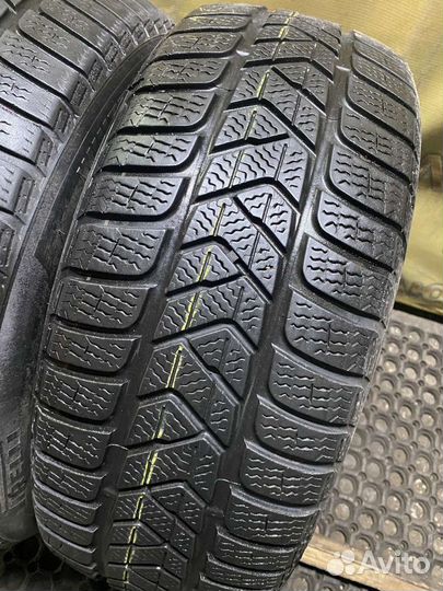 Pirelli Winter Sottozero 3 215/55 R17