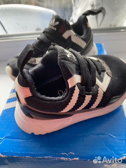 Кроссовки adidas