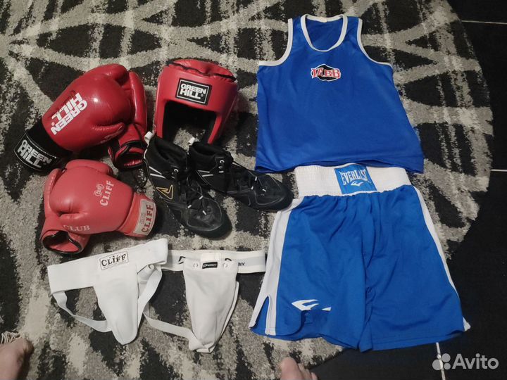 Боксерки, перчатки, шлем, защита паха, костюм s