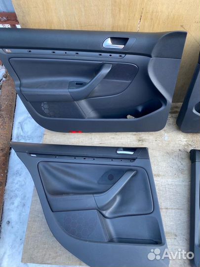 Дверные карты Volkswagen Jetta 5
