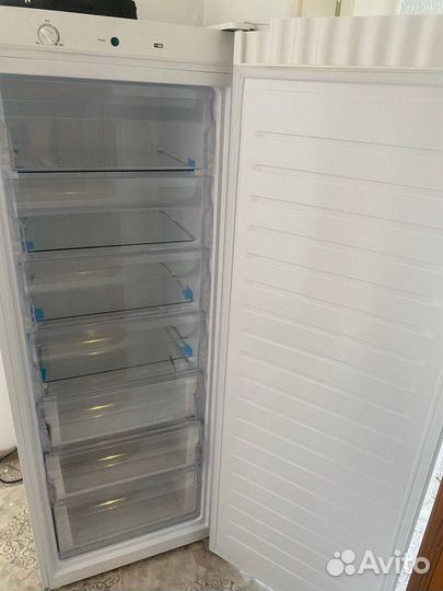 Морозильная камера Haier HF300