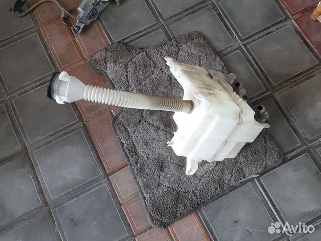 Бачок омывателя Toyota Harrier Lexus