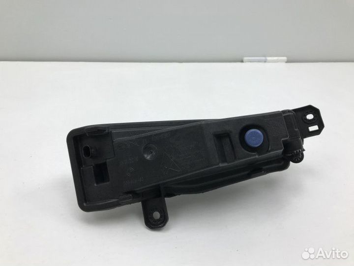 Левая противотуманная фара BMW X7 (G07)