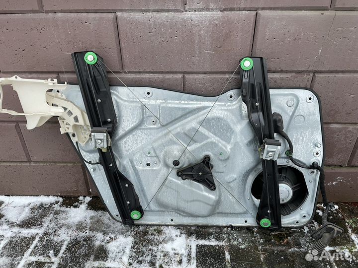 Каркас правой передней двери Volkswagen