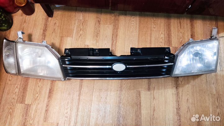 Фары и решетка Toyota Pysar, Daihatsu gran move 1