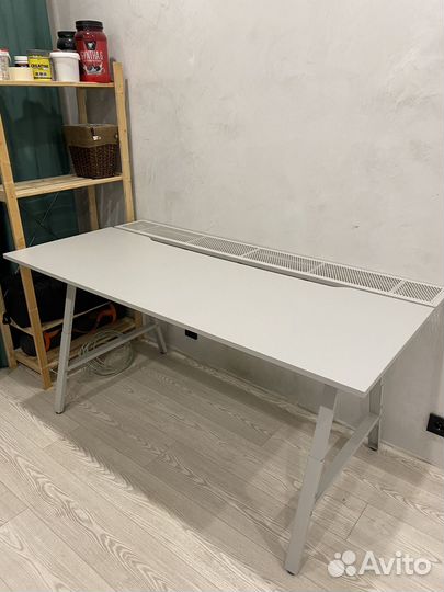 Компьютерный стол IKEA
