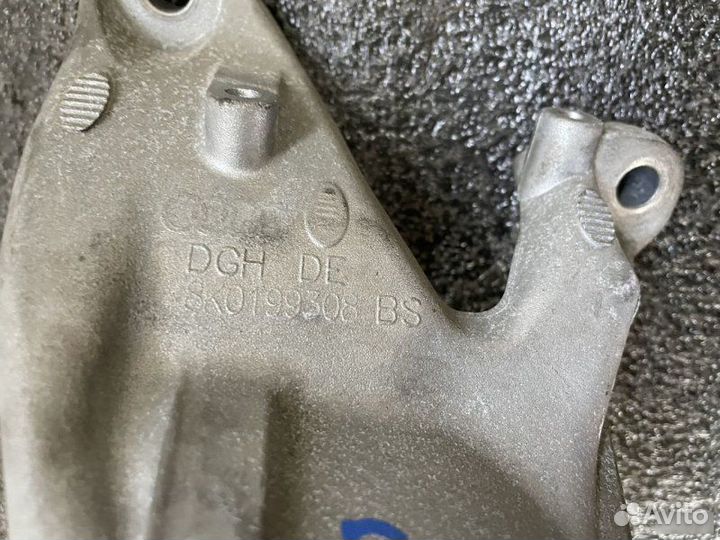 Кронштейн двигателя правый Audi A4 B8 2.0 tfsi