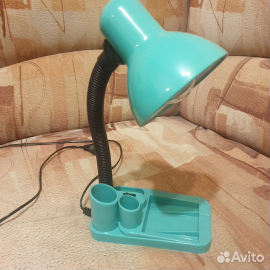 Лампа настольная зеленая