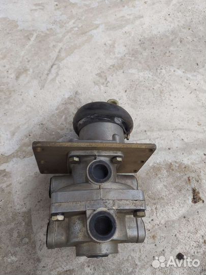 Кран тормозной