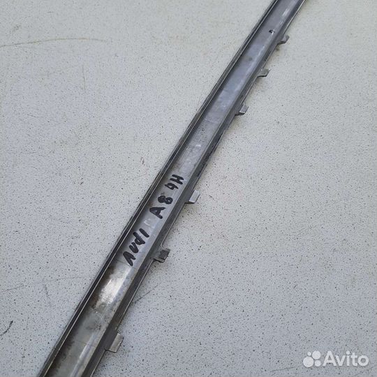 Накладка передней решетки Audi A8 D4