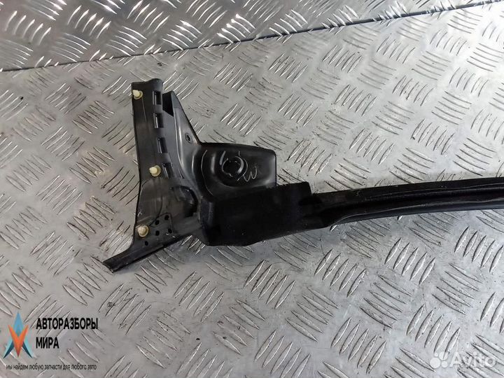 Уплотнитель Tesla Model X 2019 1472044