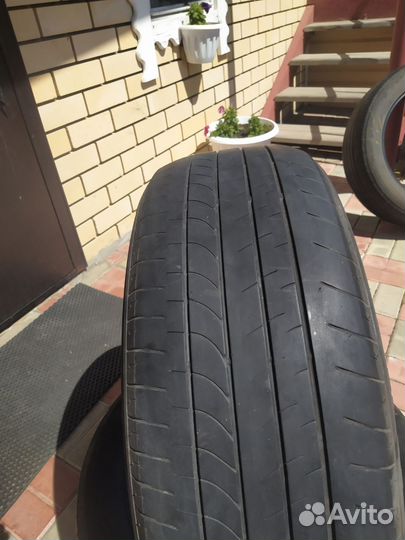 Bridgestone Dueler H/L 33A 235/55 R20 102V