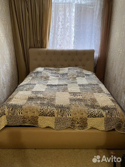 Кровать