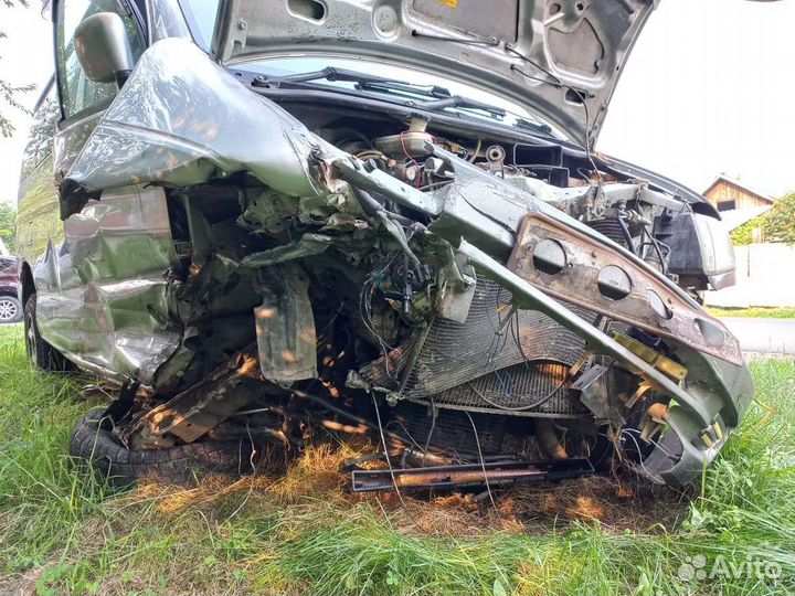 Mazda Bongo Friendee 2.5 AT, 1999, битый, 489 000 км