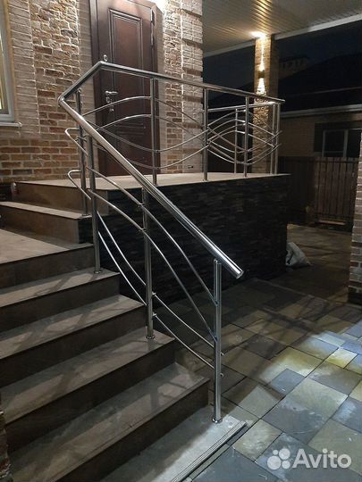 Перила из нержавеющей стали в дом